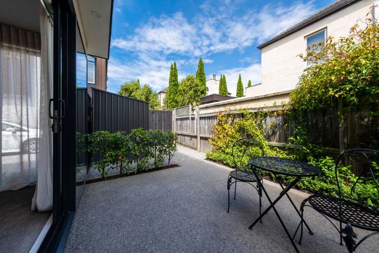 2/126 Rugby Street Merivale_19