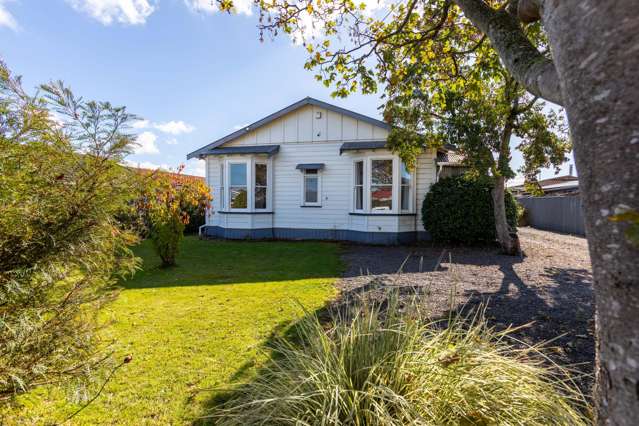 Beautify this bungalow!