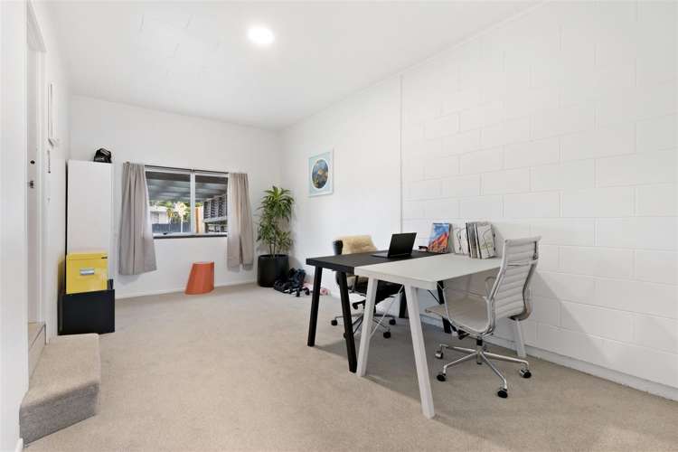 2 Border Road Henderson_11