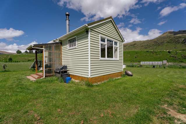 13 Mcmillan Road Lumsden Surrounds_2