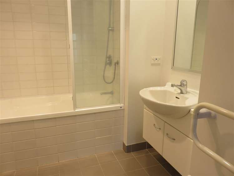 Gc/83 New North Road Eden Terrace_2