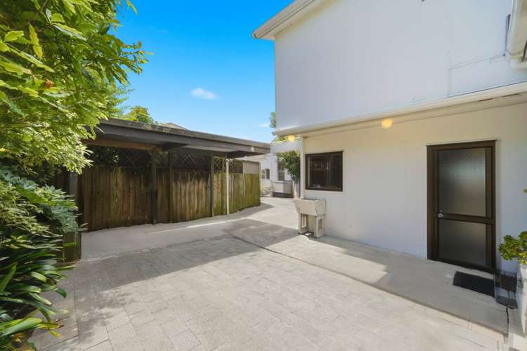 96 & 96A Queen Street Northcote Point_13