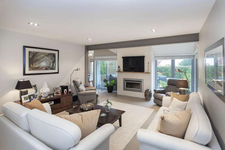11 Bluestone Drive Parklands_9