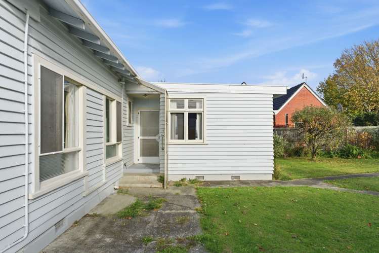 48 St Andrews Square Strowan_27