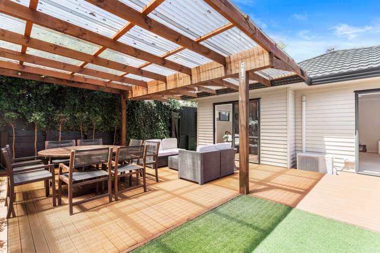 2/14 Peach Road Glenfield_10