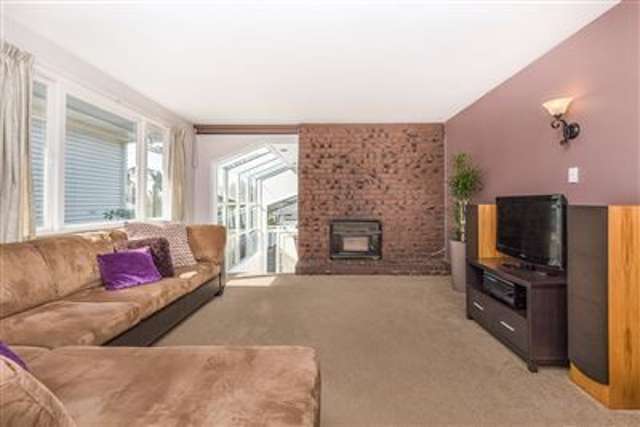 1/2 Coniston Avenue Te Atatu South_4