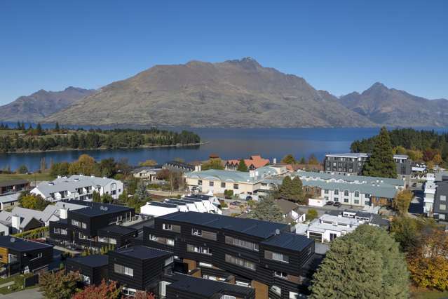 - Penthouse 4/22 Hallenstein Street Queenstown_2