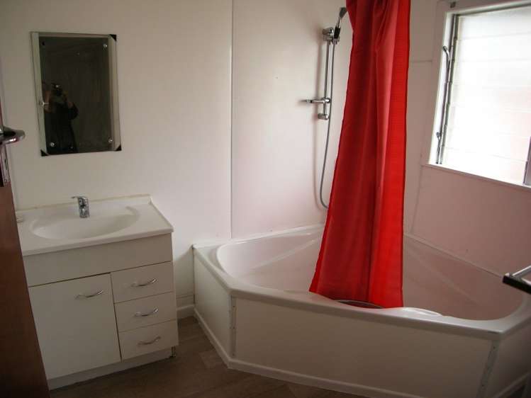 373 Massey Road Mangere East_12