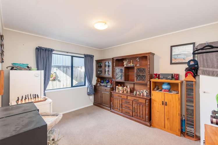 1/4 Ipswich Grove Wainuiomata_7