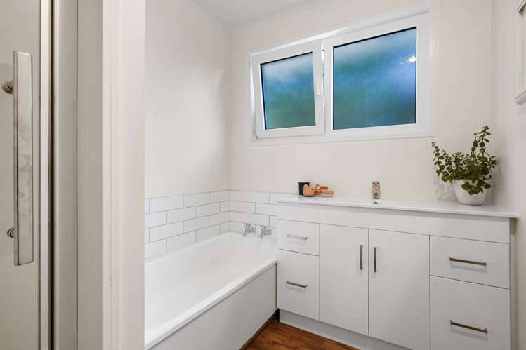 240 Lake Terrace Road Shirley_13