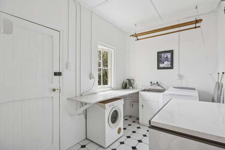 57 Easther Crescent Kew_17