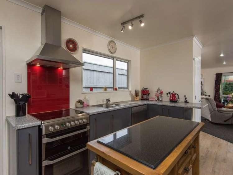 42 Lord Auckland Road Wakefield_17