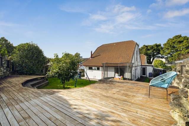 Sun-Soaked & Perfectly Positioned for Families