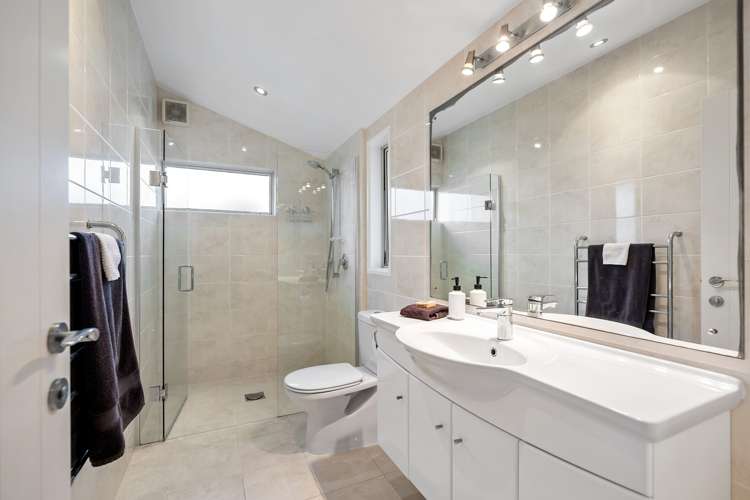 29 Blue Bell Parade Omaha_15