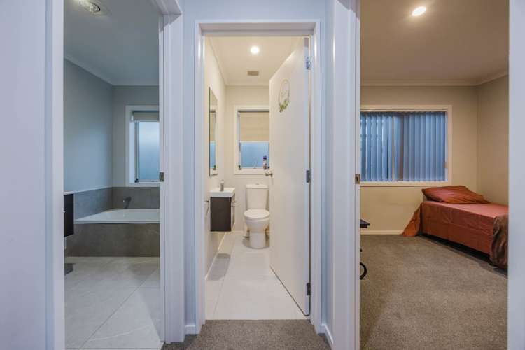 23 Soaring Bird Drive Takanini_19