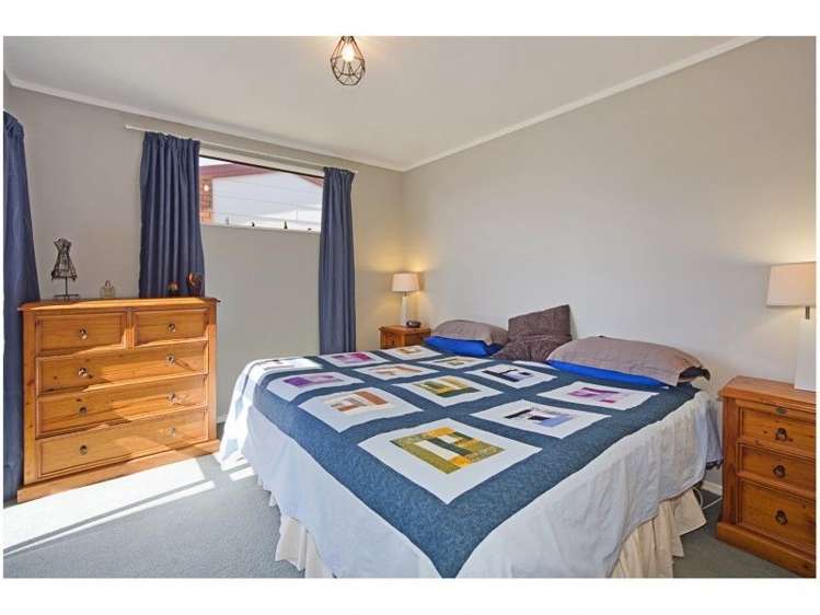 8 Rintoul Place Brightwater_9