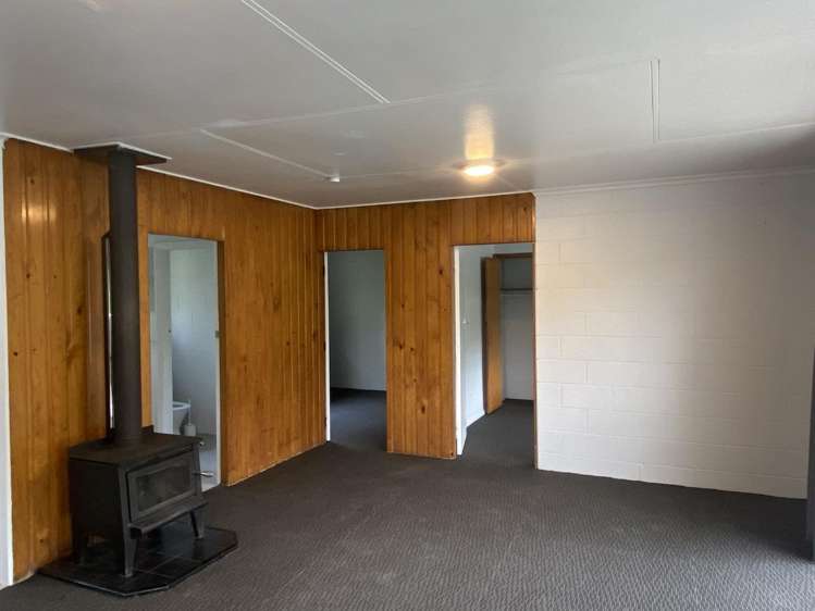 2/3 Angle Street 10728_5