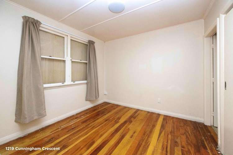 1213–1225 Cunningham Crescent Mayfair_33