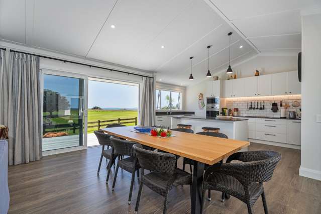 112 Ocean Close Matarangi_2