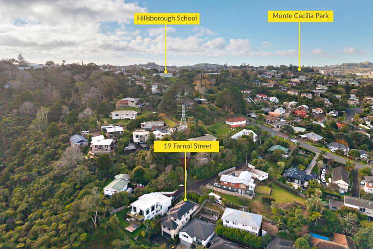 19 Farnol Street Hillsborough_32