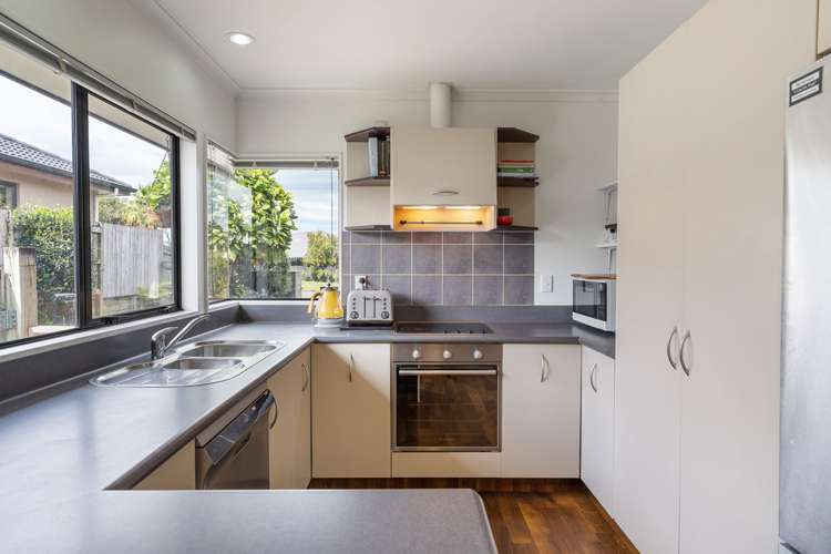 8 Kestrel Avenue Welcome Bay_2