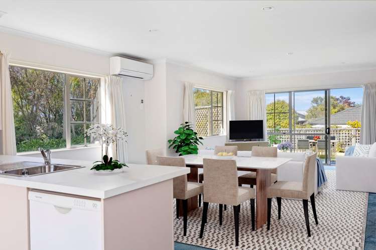 41 Lakeridge Close_0