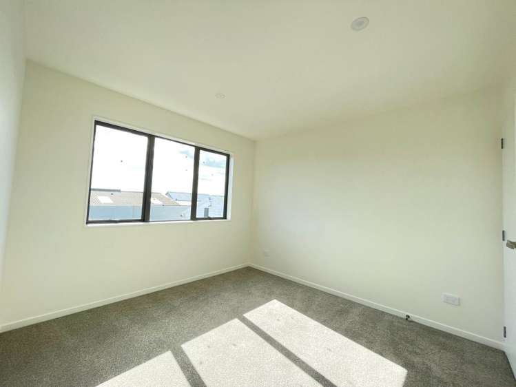 6/28 Netherlands Avenue Kelston_3