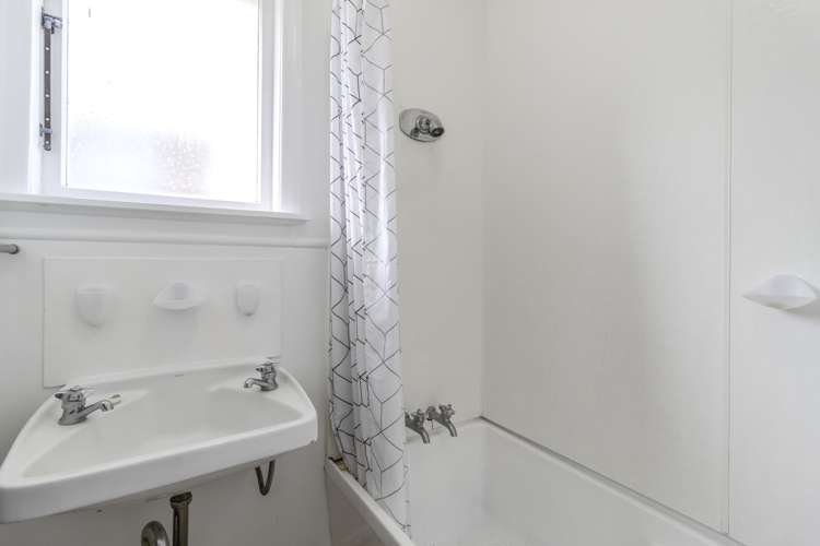 12 Young Street Morrinsville_13