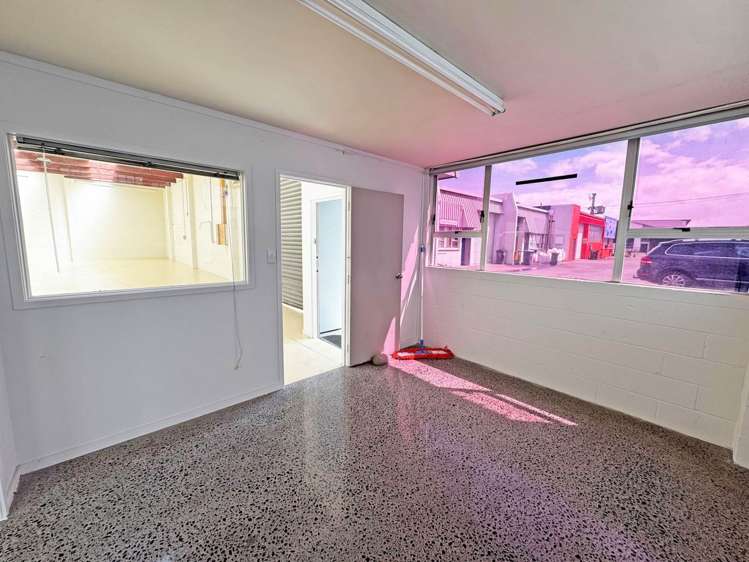 169 Morrin Road St Johns_5