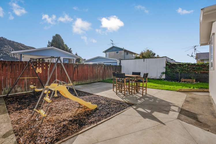 19 California Drive Totara Park_17