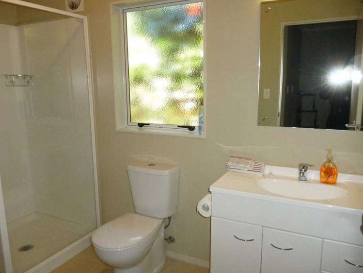 26a Upland Street Brookfield_9