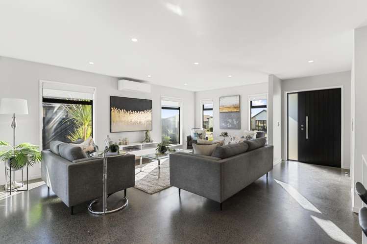 8 Opouatu Avenue Glenbrook_12