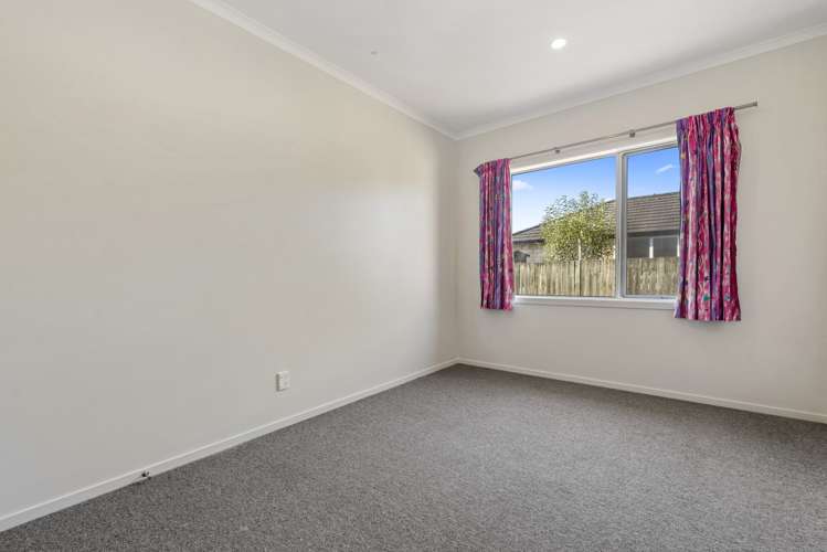 57 Carroll Place Owhata_16