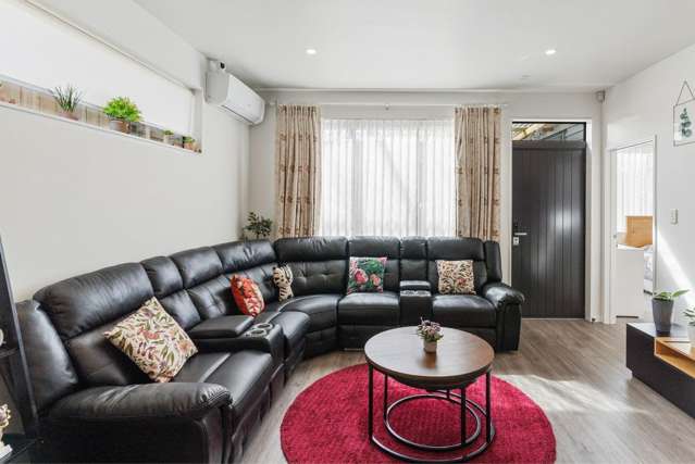 Contemporary 3-Bedroom Home in Prime West Harbour