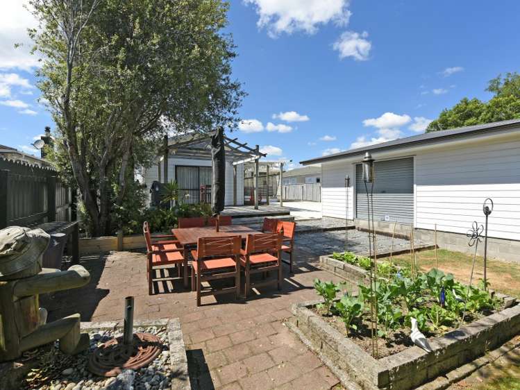 87 Holdsworth Avenue Trentham_14