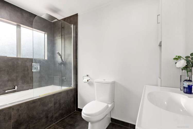 25 Stott Avenue Birkdale_13