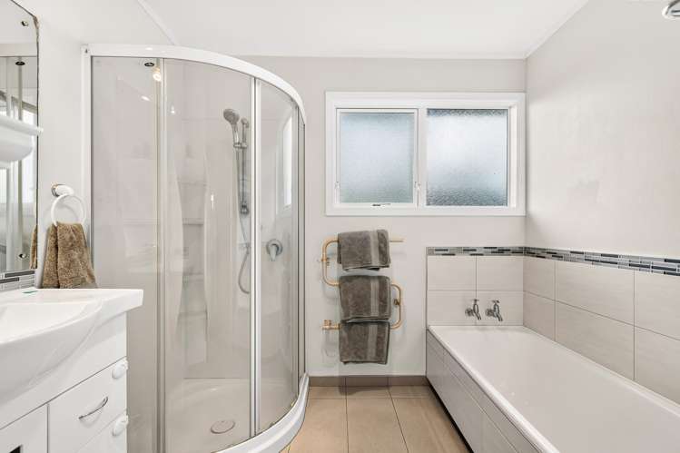64 Pohutukawa Drive Pukete_13