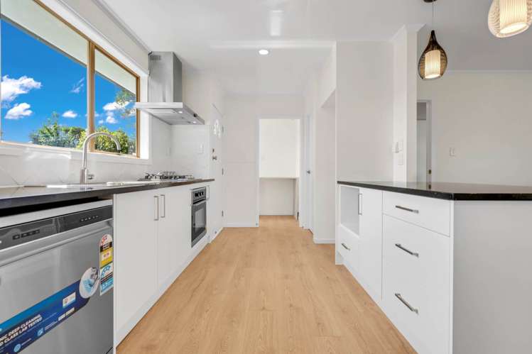 1/93 Archmillen Avenue Pakuranga Heights_6