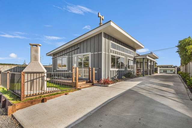 Flexible Luxury Just Across From The Beach!
