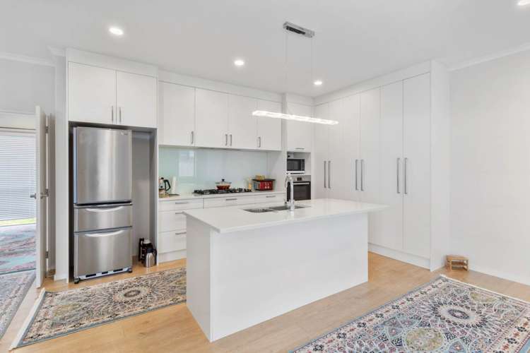 19 Quattro Avenue Flat Bush_9