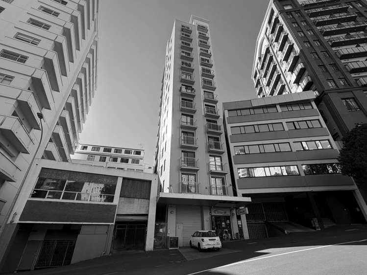402/36 Eden Crescent_0