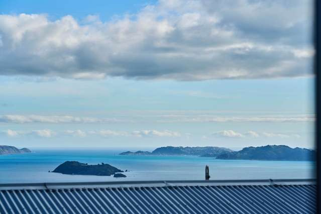 279 Dowse Drive Maungaraki_1