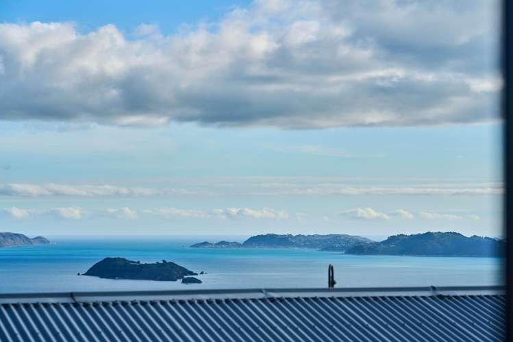 279 Dowse Drive Maungaraki_1