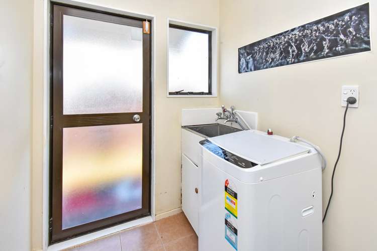 1/5 Volta Place Clendon Park_8