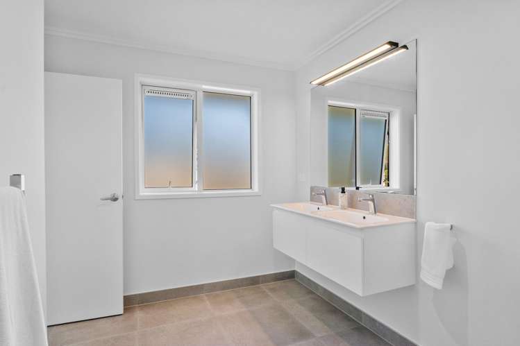 9 Livery Lane Taupaki_6