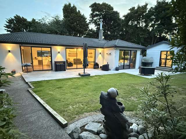 Peaceful, Renovated Living in Heart of Otatara!