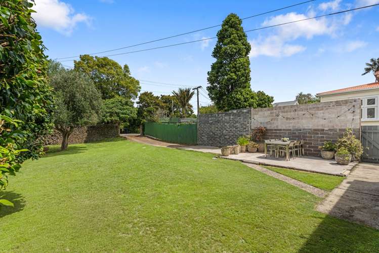 16 Akiraho Street Mt Eden_2