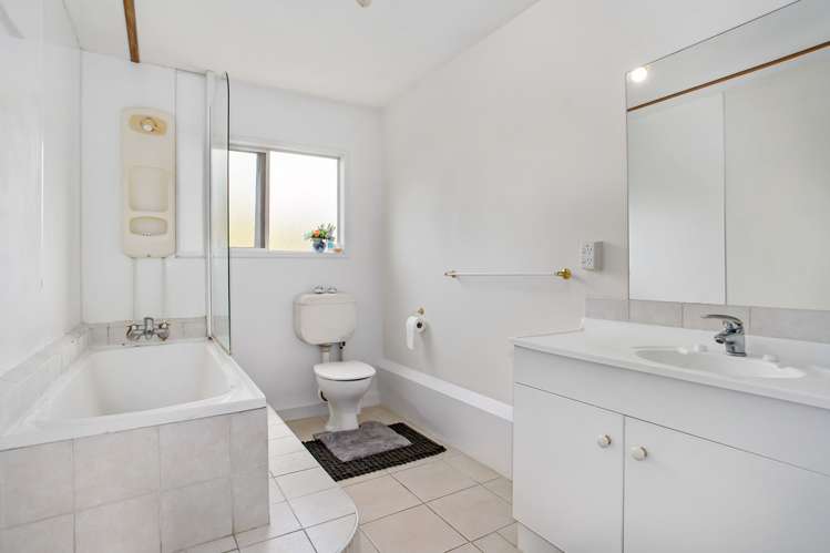 80b Tirimoana Road Te Atatu South_13