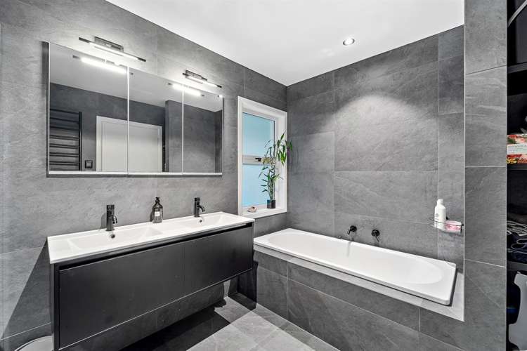 1 Heathcote Road Castor Bay_16