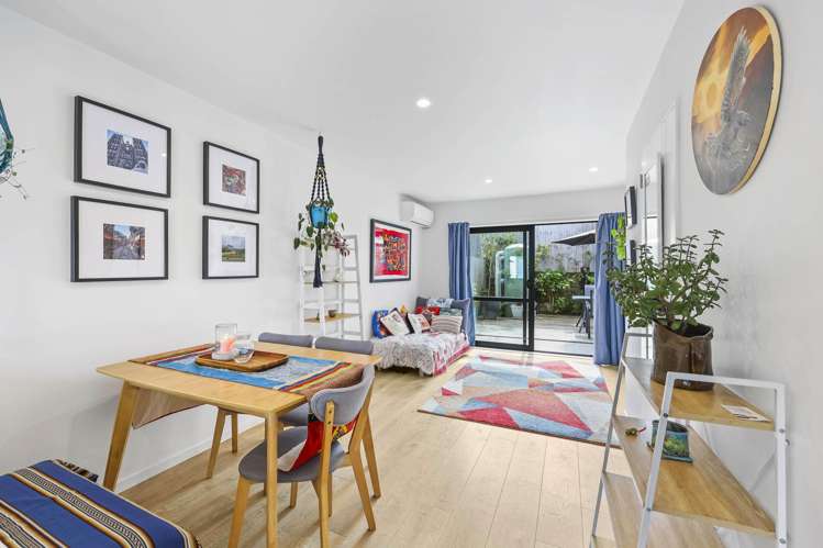 3/6 South Pacific Place Henderson_5